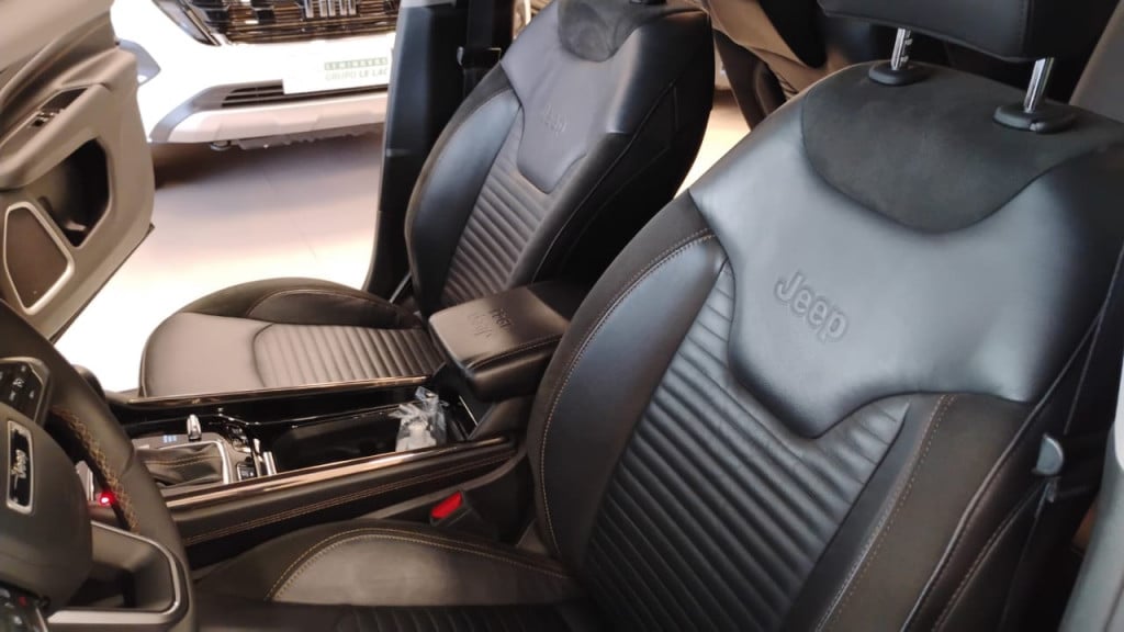 Imagem do veículo JEEP COMMANDER 2.0 TD380 Turbo Diesel Limited AT9