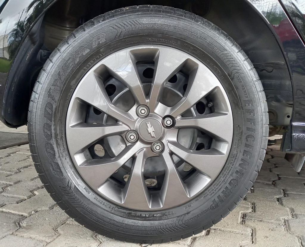 Imagem do veículo CHEVROLET ONIX 1.4 MPFI LT 8V FLEX 4P MANUAL