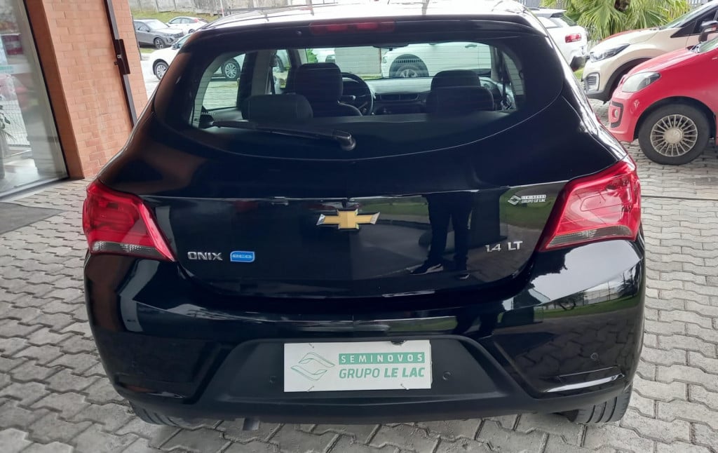 Imagem do veículo CHEVROLET ONIX 1.4 MPFI LT 8V FLEX 4P MANUAL