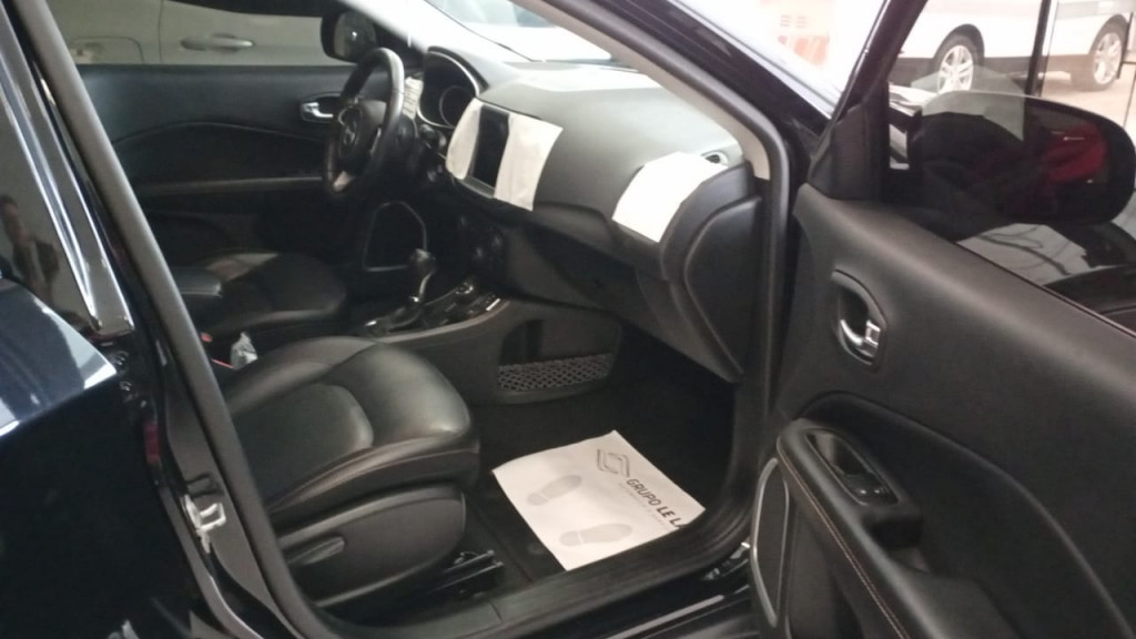 Imagem do veículo JEEP COMPASS 2.0 16V DIESEL LONGITUDE 4X4 AUTOMÁTICO