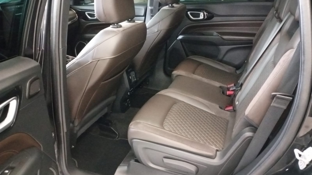 Imagem do veículo JEEP COMMANDER 2.0 TD380 Turbo Diesel Overland AT9