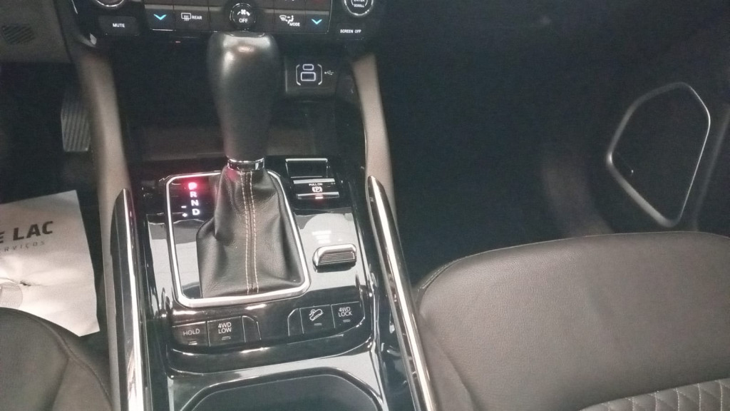 Imagem do veículo JEEP COMMANDER 2.0 TD380 Turbo Diesel Overland AT9