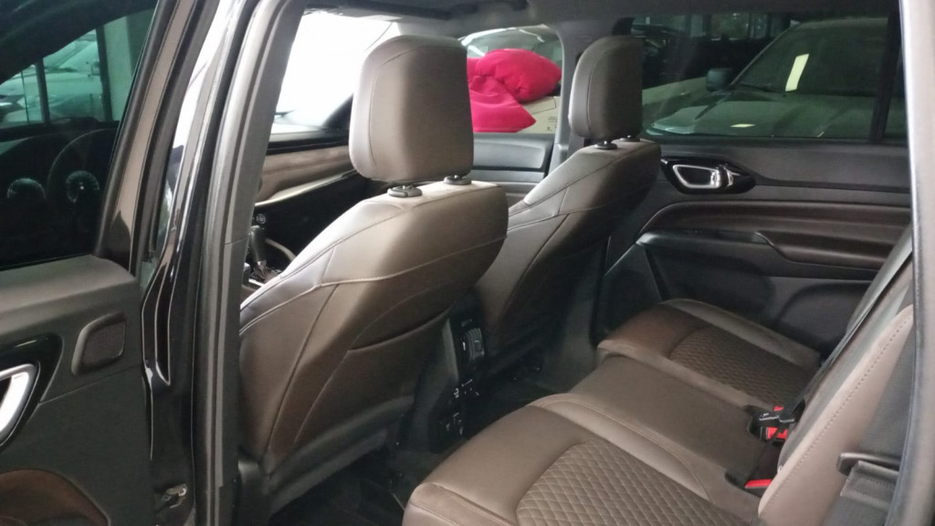 Imagem do veículo JEEP COMMANDER 2.0 TD380 Turbo Diesel Overland AT9