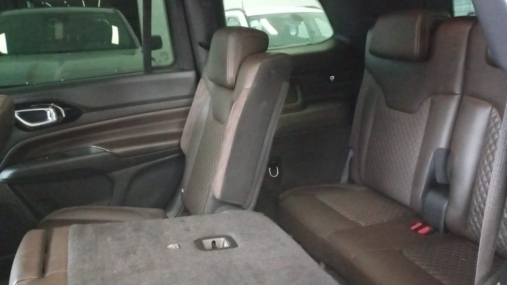 Imagem do veículo JEEP COMMANDER 2.0 TD380 Turbo Diesel Overland AT9