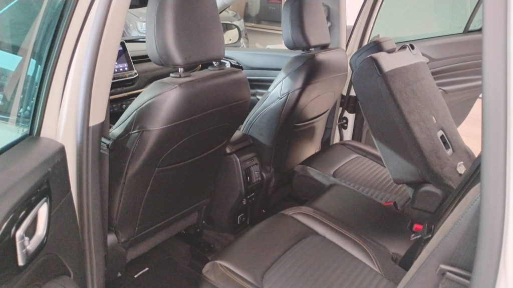 Imagem do veículo JEEP COMMANDER Limited T270 1.3 TB Flex Aut.