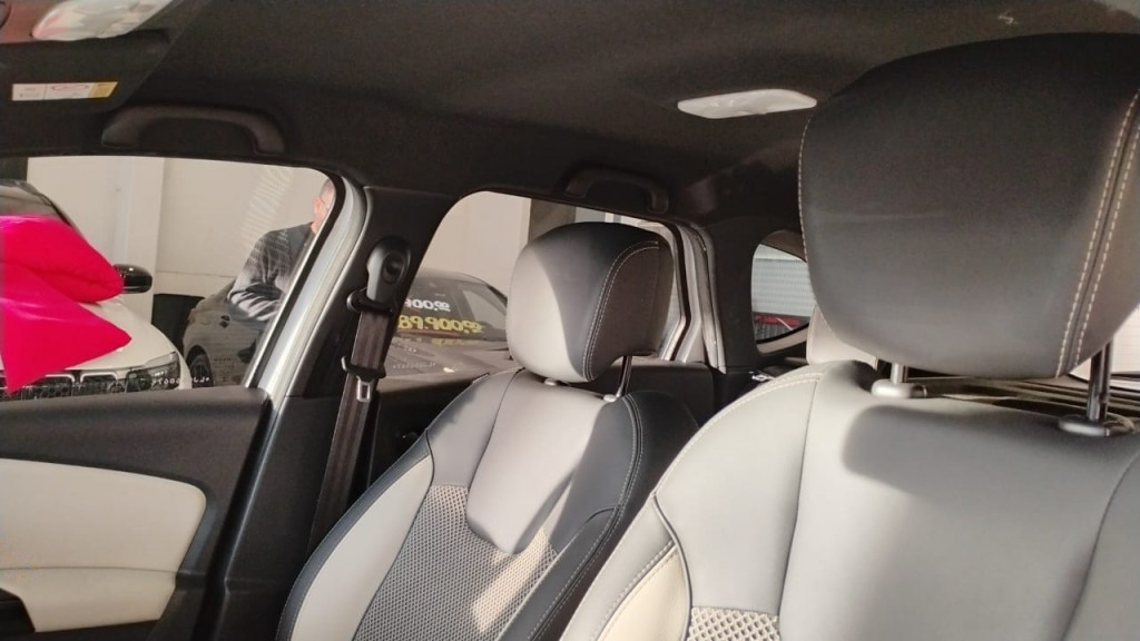 Imagem do veículo RENAULT CAPTUR 1.6 16V SCE FLEX INTENSE X-TRONIC