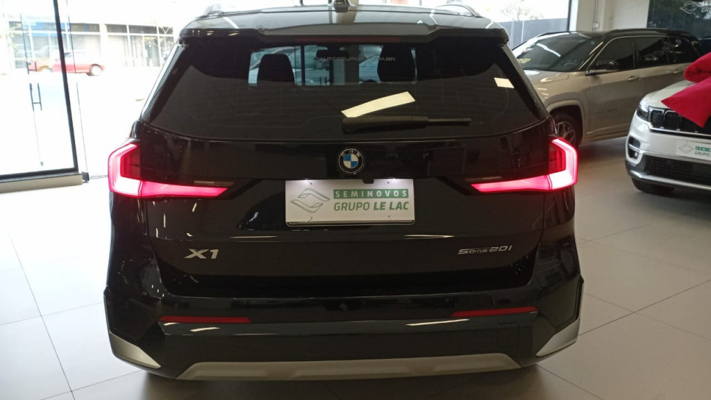 Imagem do veículo BMW X1 2.0 16V TURBO ACTIVEFLEX SDRIVE20I X-LINE 4P AUTOMÁTICO