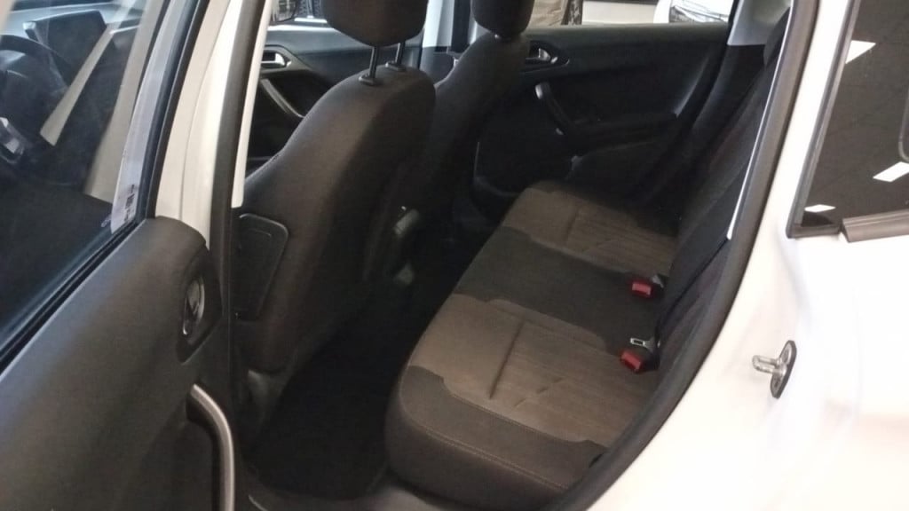 Imagem do veículo PEUGEOT 2008 1.6 16V THP FLEX GRIFFE 4P AUTOMÁTICO