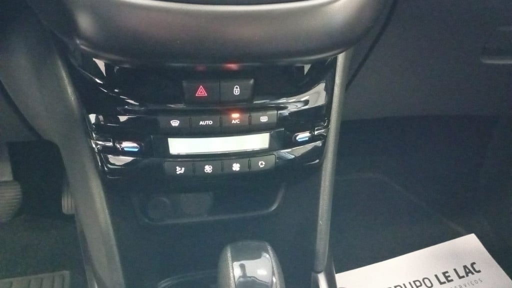 Imagem do veículo PEUGEOT 2008 1.6 16V THP FLEX GRIFFE 4P AUTOMÁTICO
