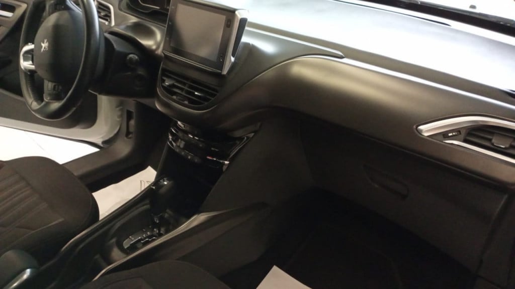 Imagem do veículo PEUGEOT 2008 1.6 16V THP FLEX GRIFFE 4P AUTOMÁTICO