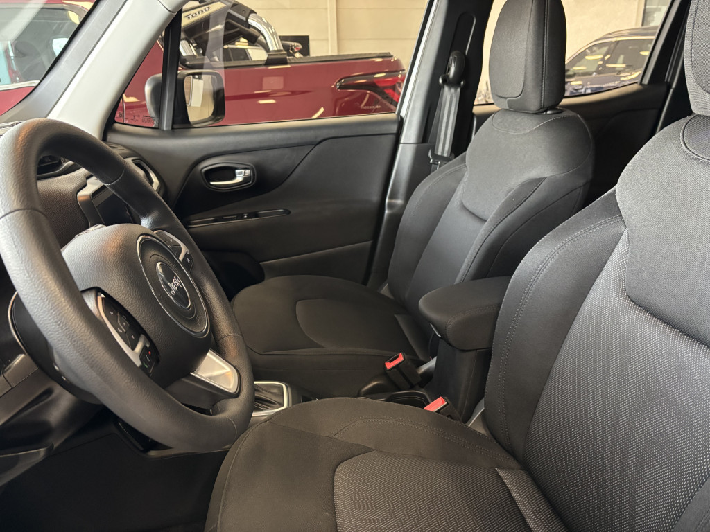 Imagem do veículo JEEP RENEGADE 1.8 16V FLEX SPORT 4P AUTOMÁTICO