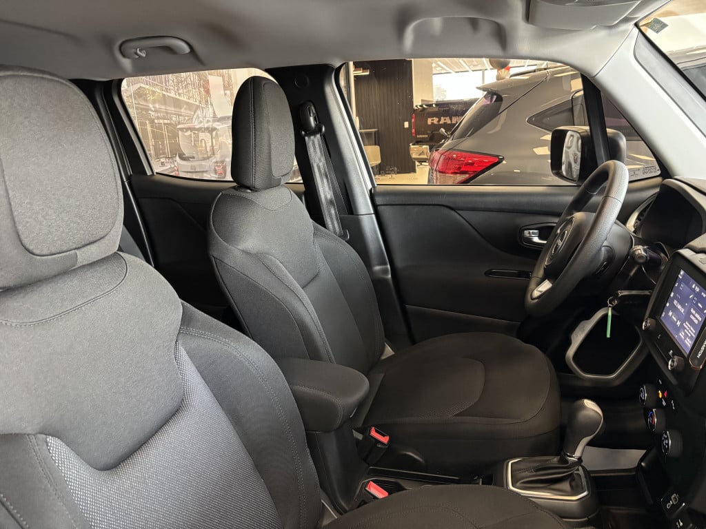 Imagem do veículo JEEP RENEGADE 1.8 16V FLEX SPORT 4P AUTOMÁTICO