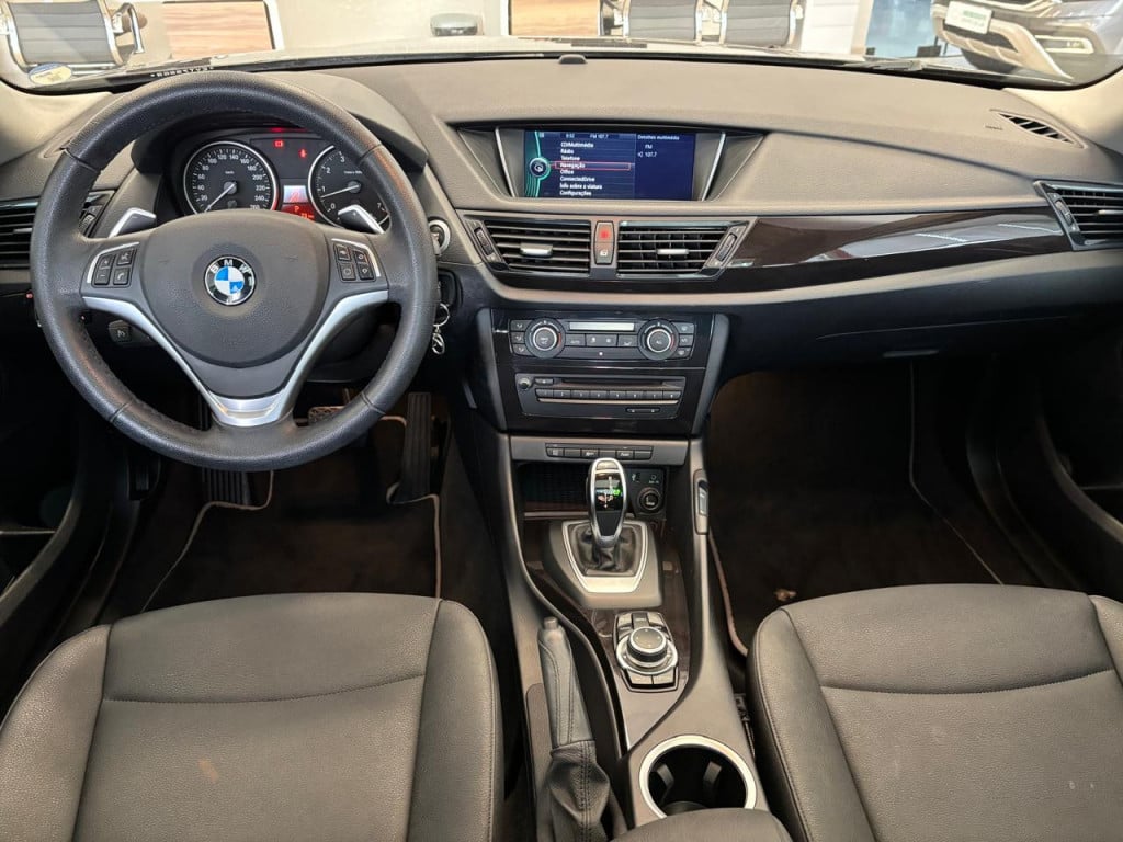 Imagem do veículo BMW X1 2.0 16V GASOLINA SDRIVE18I 4P AUTOMÁTICO