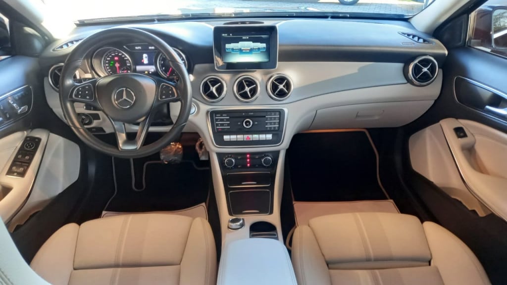 Imagem do veículo MERCEDES-BENZ GLA 200 1.6 CGI ADVANCE 16V TURBO FLEX 4P AUTOMÁTICO