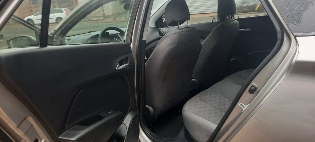 Imagem do veículo HYUNDAI HB20S 1.6 COMFORT STYLE 16V FLEX 4P MANUAL