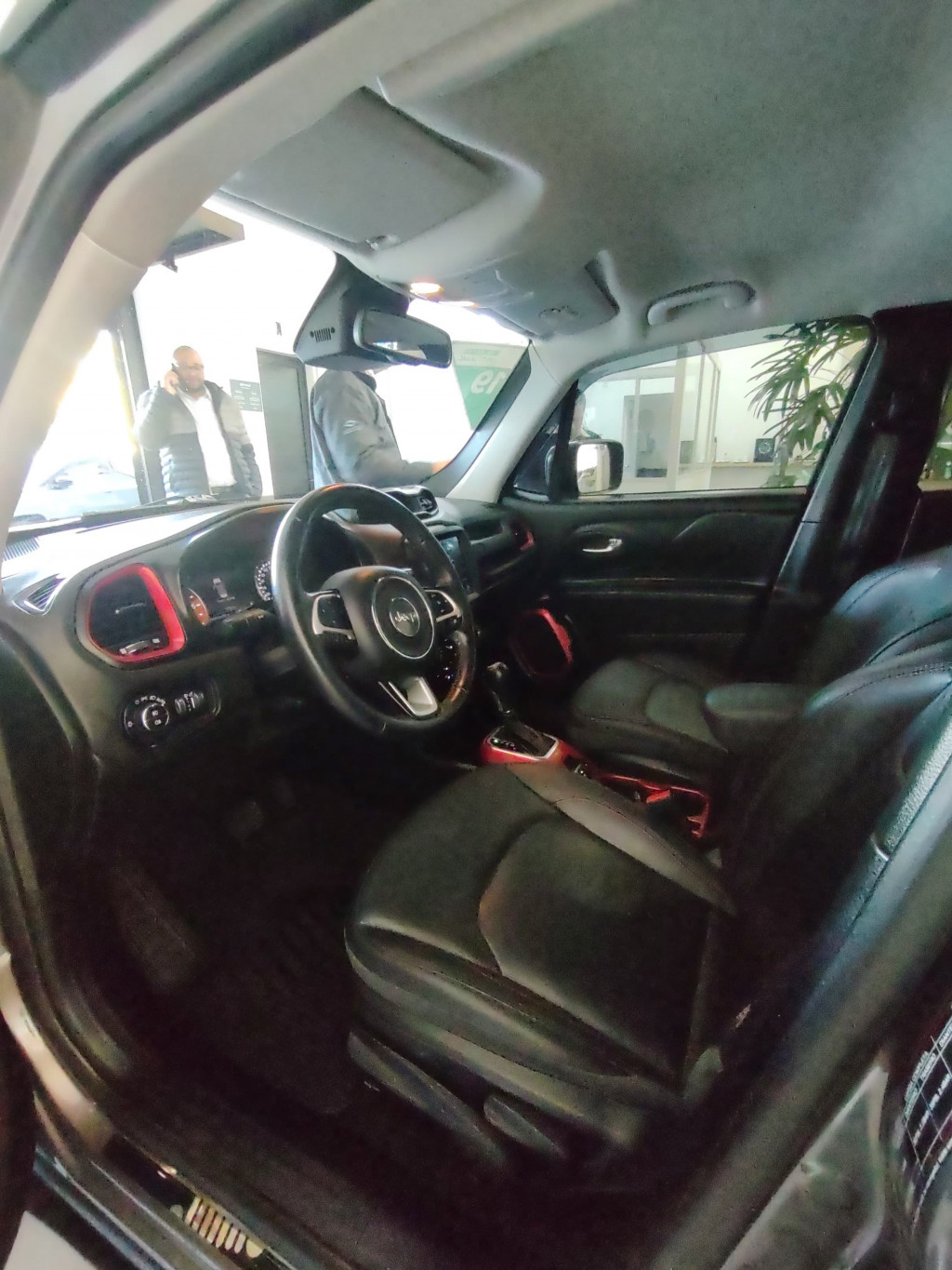 Imagem do veículo JEEP RENEGADE 2.0 16V TURBO DIESEL TRAILHAWK 4P 4X4 AUTOMÁTICO