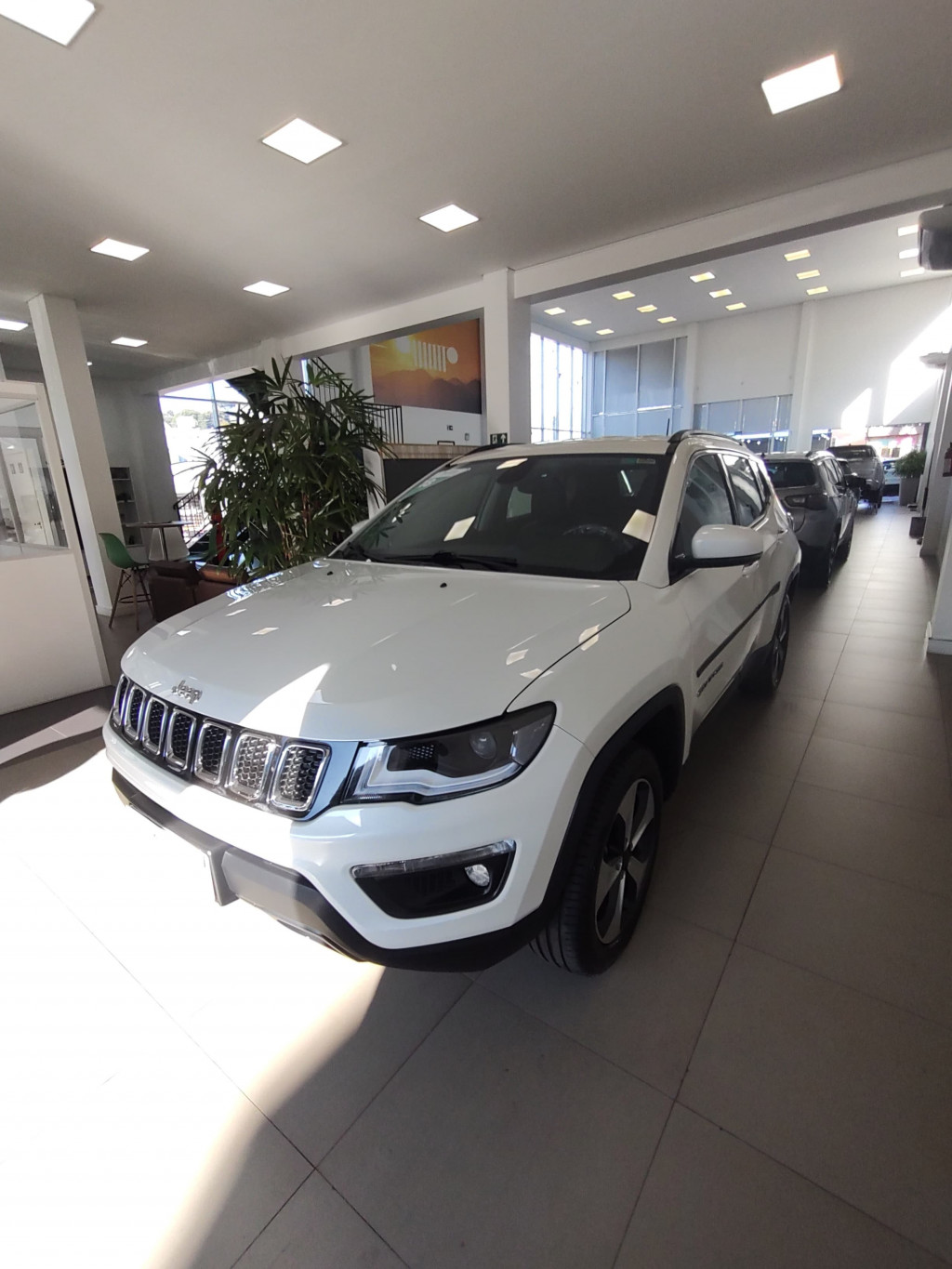 Imagem do veículo JEEP COMPASS 2.0 16V DIESEL LONGITUDE 4X4 AUTOMÁTICO