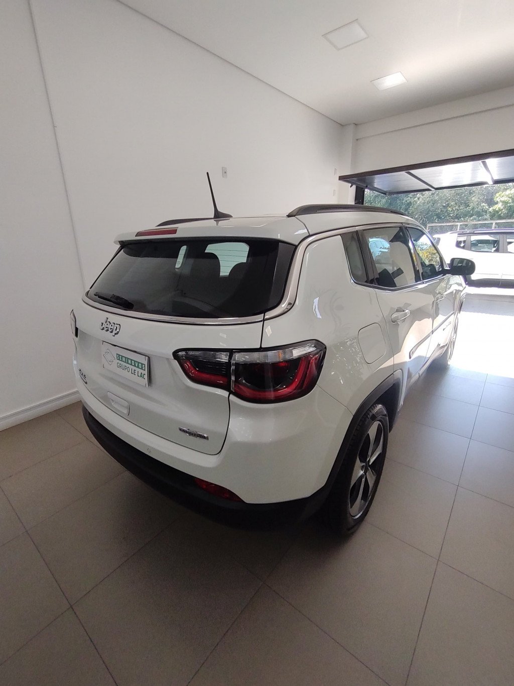 Imagem do veículo JEEP COMPASS 2.0 16V DIESEL LONGITUDE 4X4 AUTOMÁTICO