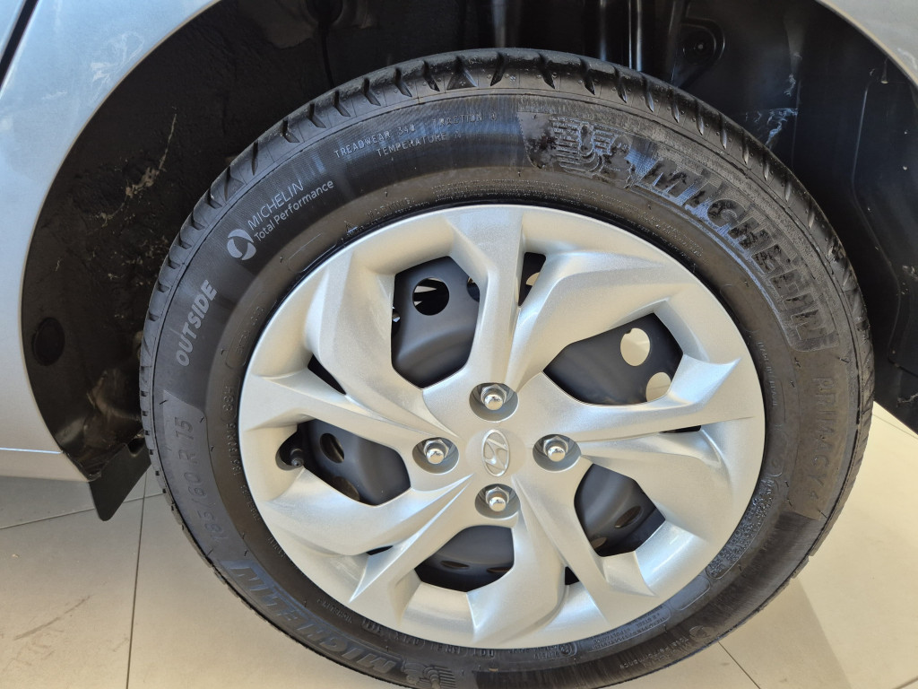 Imagem do veículo HYUNDAI HB20 1.0 COMFORT PLUS 12V FLEX 4P MANUAL