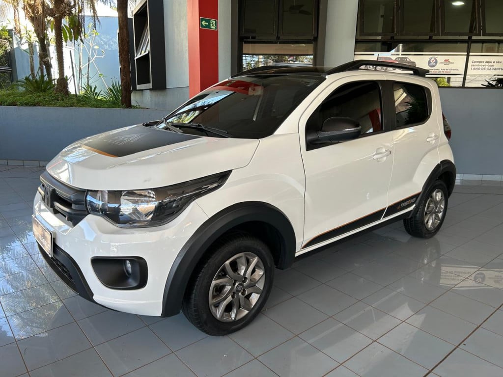 Imagem do veículo FIAT MOBI TREKKING 1.0 Flex 5p.