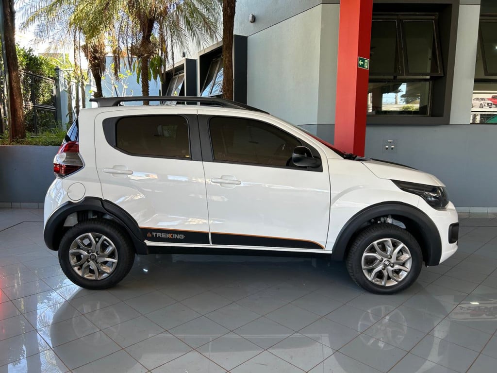 Imagem do veículo FIAT MOBI TREKKING 1.0 Flex 5p.