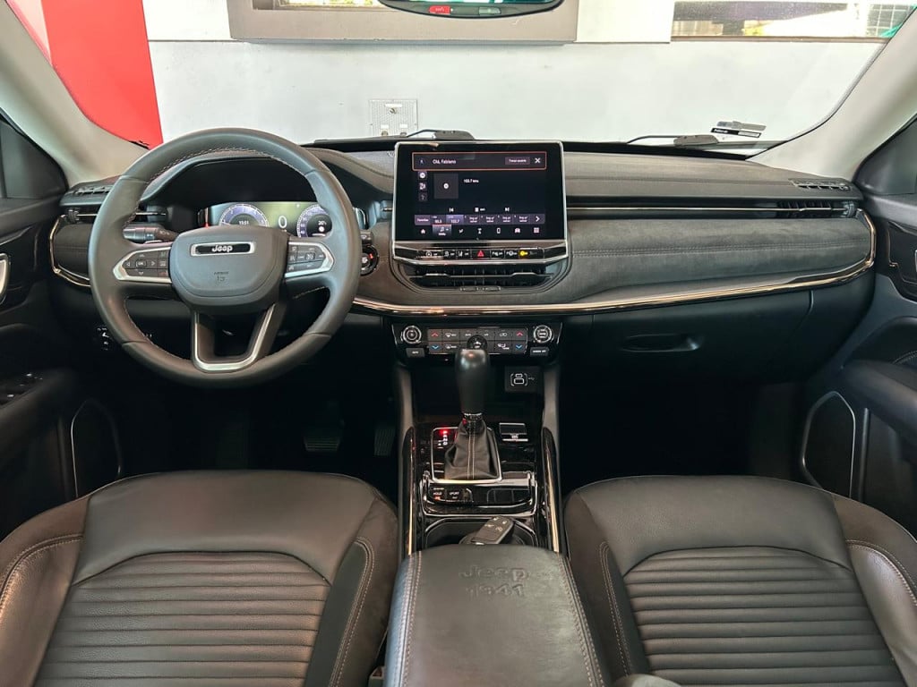 Imagem do veículo JEEP COMMANDER Limited T270 1.3 TB Flex Aut.
