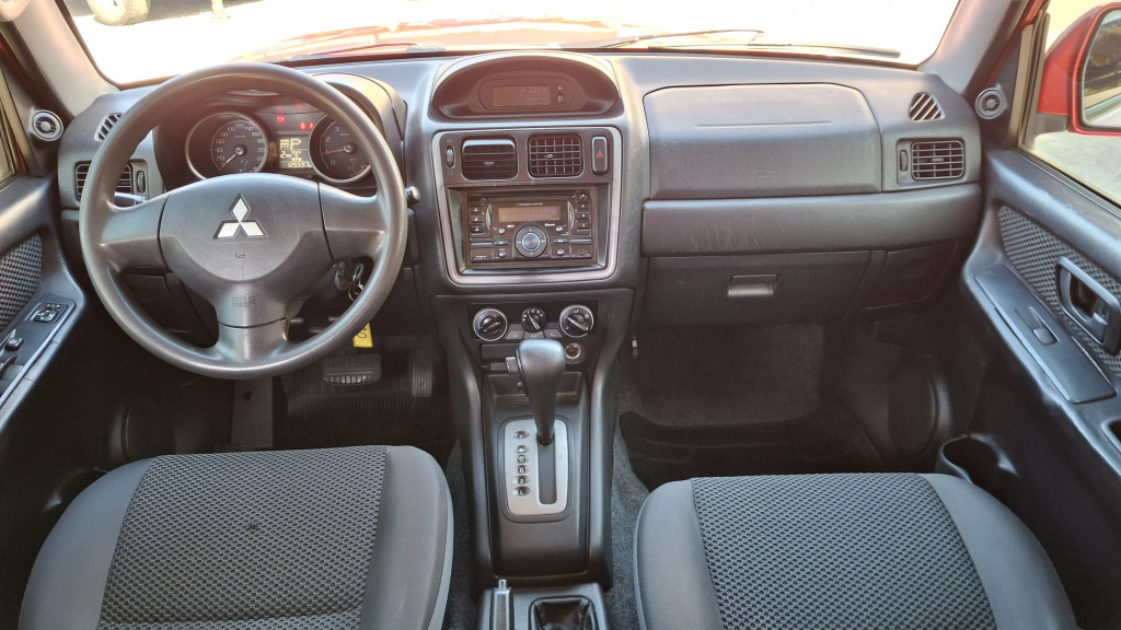 Imagem do veículo MITSUBISHI PAJERO TR4 2.0 4X4 16V 140CV FLEX 4P AUTOMÁTICO