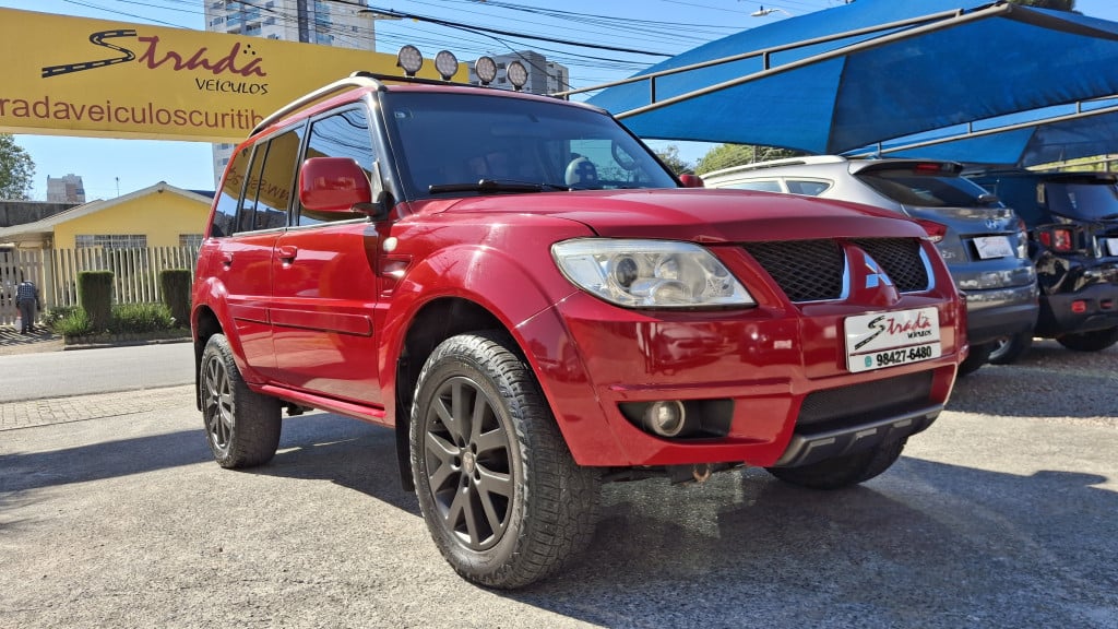 Imagem do veículo MITSUBISHI PAJERO TR4 2.0 4X4 16V 140CV FLEX 4P AUTOMÁTICO