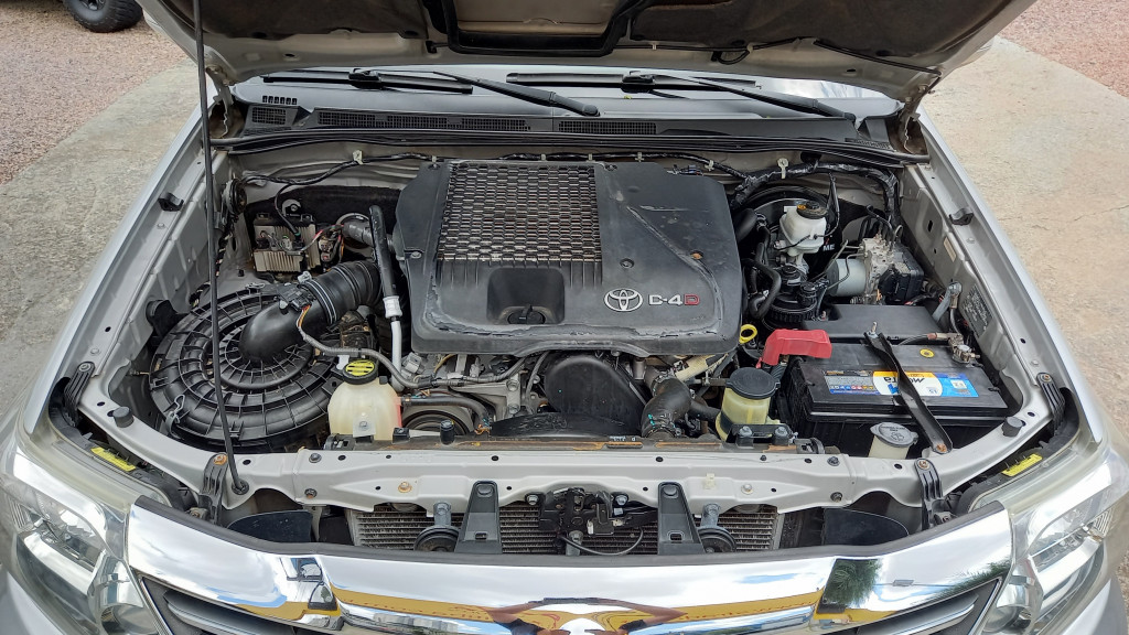 Imagem do veículo TOYOTA HILUX SW4 3.0 SRV 4X4 7 LUGARES 16V TURBO INTERCOOLER DIESEL 4P AUTOMÁTICO