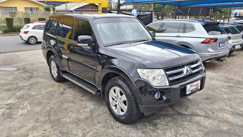 Imagem do veículo MITSUBISHI PAJERO FULL 3.2 GLS 4X4 16V TURBO INTERCOOLER DIESEL 4P AUTOMÁTICO
