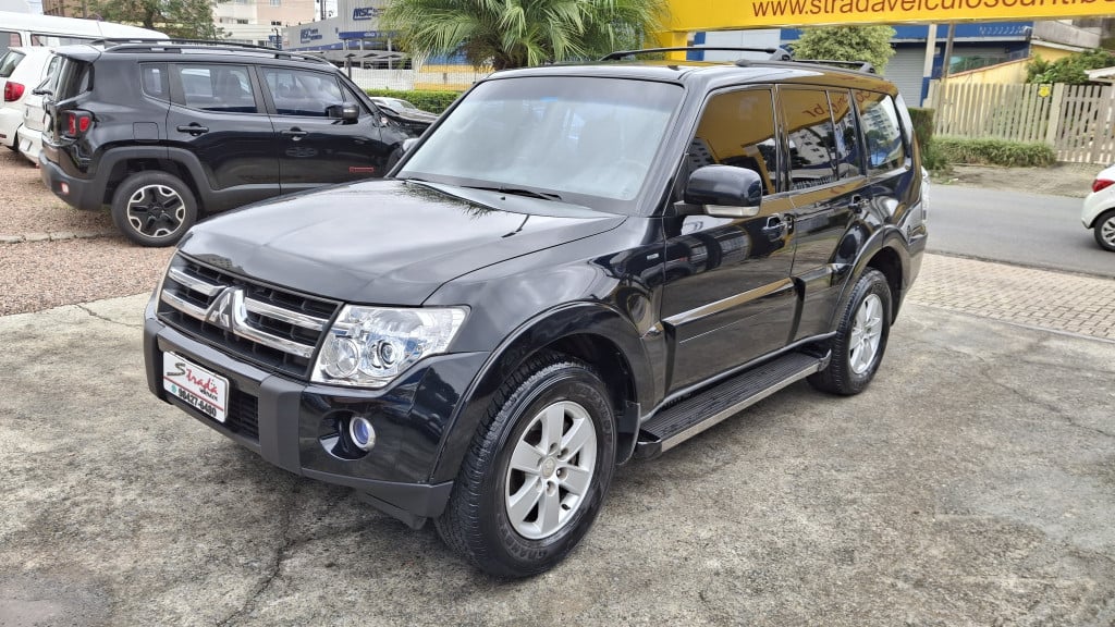Imagem do veículo MITSUBISHI PAJERO FULL 3.2 GLS 4X4 16V TURBO INTERCOOLER DIESEL 4P AUTOMÁTICO