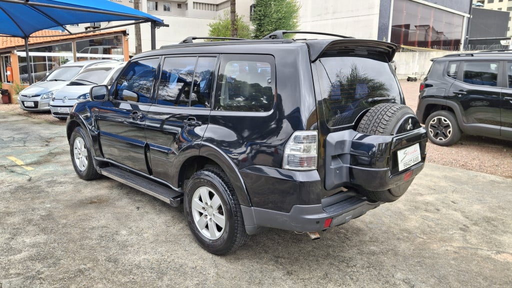 Imagem do veículo MITSUBISHI PAJERO FULL 3.2 GLS 4X4 16V TURBO INTERCOOLER DIESEL 4P AUTOMÁTICO