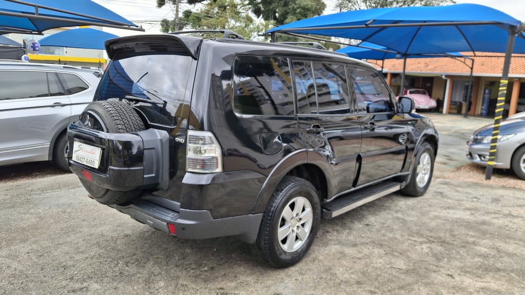 Imagem do veículo MITSUBISHI PAJERO FULL 3.2 GLS 4X4 16V TURBO INTERCOOLER DIESEL 4P AUTOMÁTICO