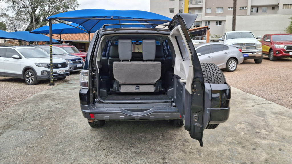 Imagem do veículo MITSUBISHI PAJERO FULL 3.2 GLS 4X4 16V TURBO INTERCOOLER DIESEL 4P AUTOMÁTICO