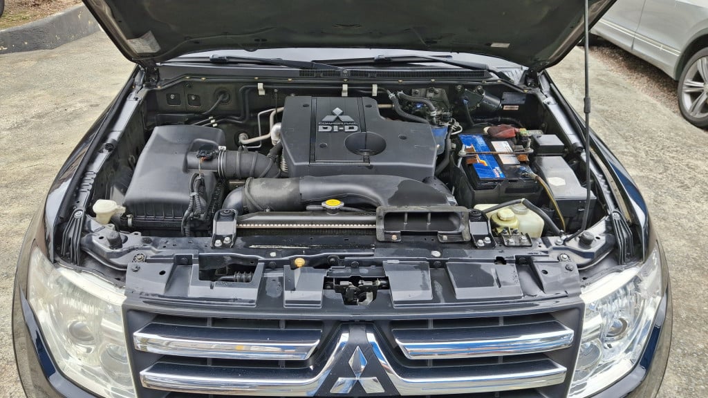Imagem do veículo MITSUBISHI PAJERO FULL 3.2 GLS 4X4 16V TURBO INTERCOOLER DIESEL 4P AUTOMÁTICO
