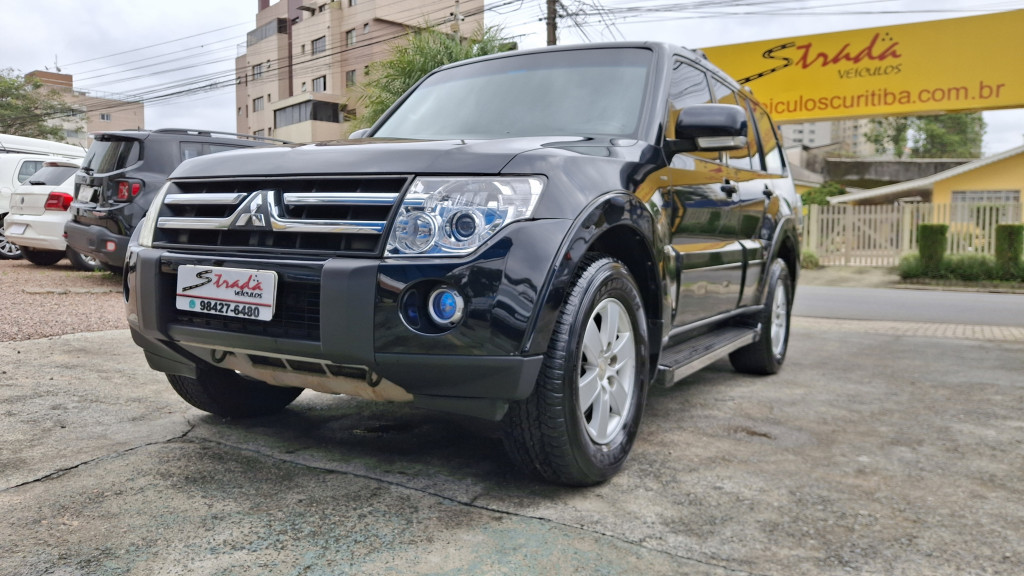 Imagem do veículo MITSUBISHI PAJERO FULL 3.2 GLS 4X4 16V TURBO INTERCOOLER DIESEL 4P AUTOMÁTICO