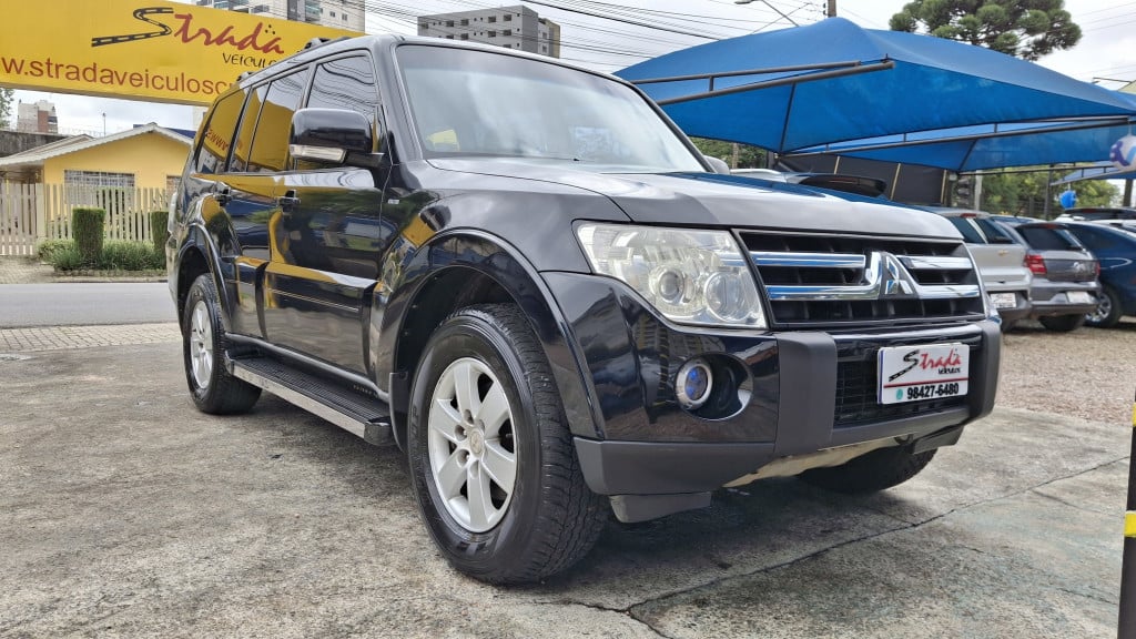 Imagem do veículo MITSUBISHI PAJERO FULL 3.2 GLS 4X4 16V TURBO INTERCOOLER DIESEL 4P AUTOMÁTICO