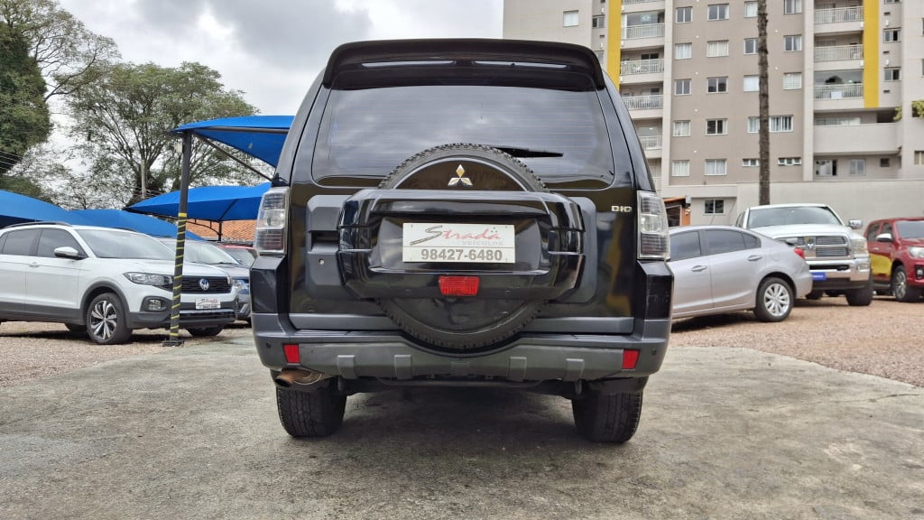 Imagem do veículo MITSUBISHI PAJERO FULL 3.2 GLS 4X4 16V TURBO INTERCOOLER DIESEL 4P AUTOMÁTICO
