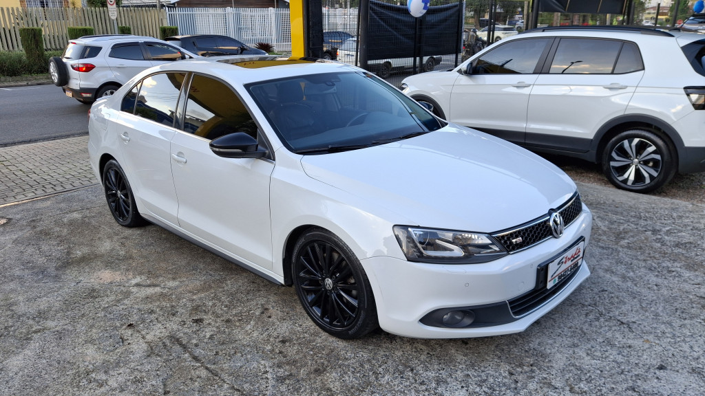 Imagem do veículo VOLKSWAGEN JETTA 2.0 TSI HIGHLINE 211CV GASOLINA 4P TIPTRONIC