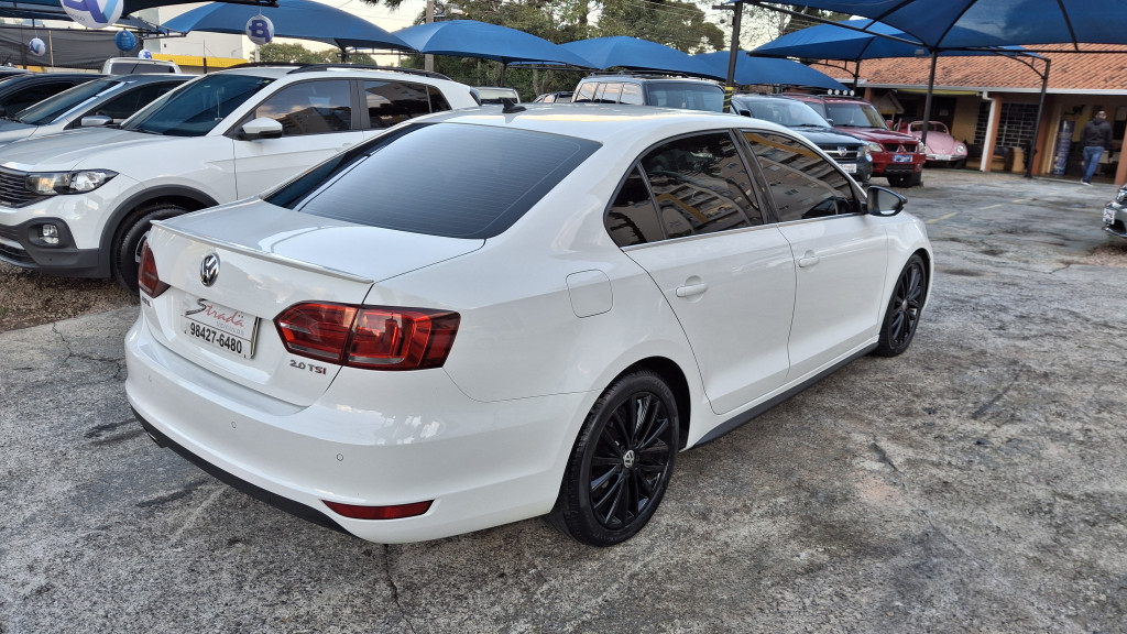 Imagem do veículo VOLKSWAGEN JETTA 2.0 TSI HIGHLINE 211CV GASOLINA 4P TIPTRONIC