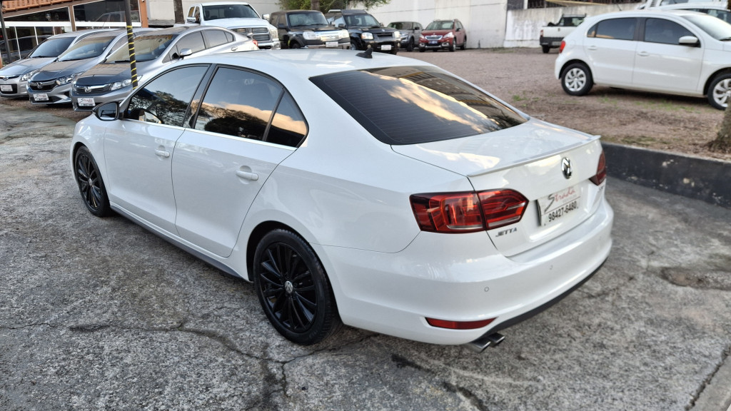 Imagem do veículo VOLKSWAGEN JETTA 2.0 TSI HIGHLINE 211CV GASOLINA 4P TIPTRONIC