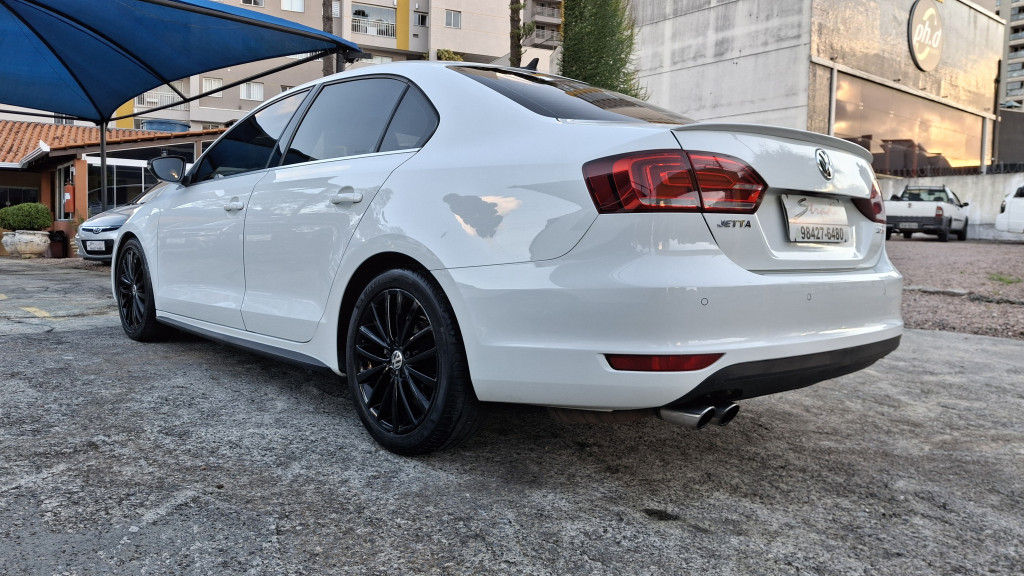 Imagem do veículo VOLKSWAGEN JETTA 2.0 TSI HIGHLINE 211CV GASOLINA 4P TIPTRONIC