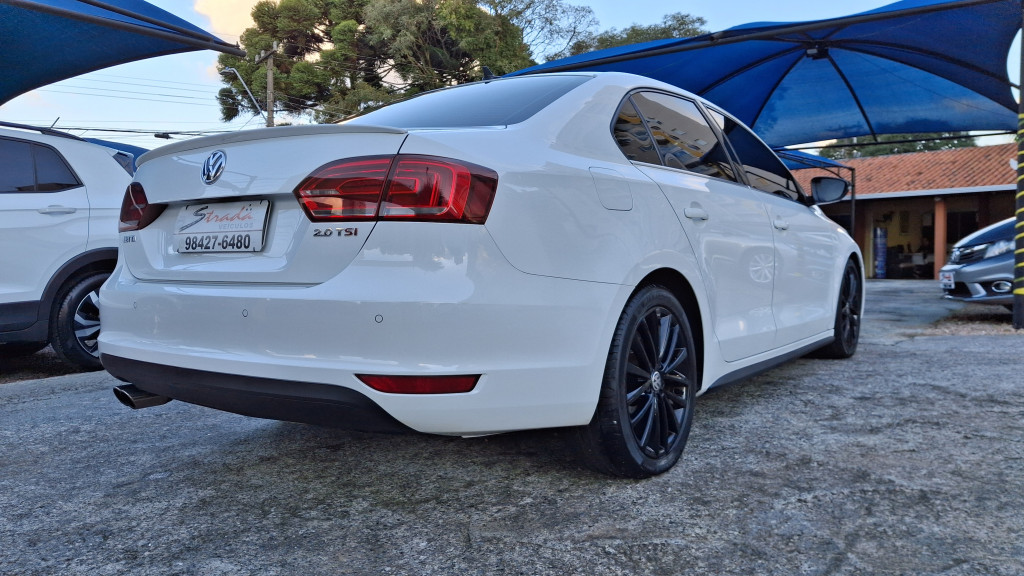 Imagem do veículo VOLKSWAGEN JETTA 2.0 TSI HIGHLINE 211CV GASOLINA 4P TIPTRONIC