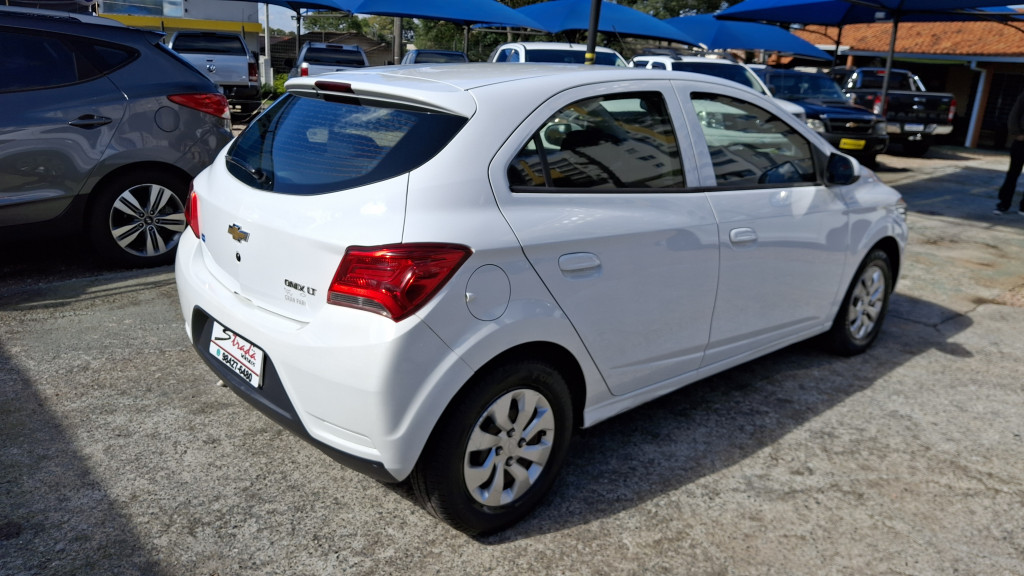 Imagem do veículo CHEVROLET ONIX 1.0 FLEX LT MANUAL
