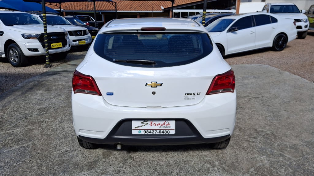 Imagem do veículo CHEVROLET ONIX 1.0 FLEX LT MANUAL