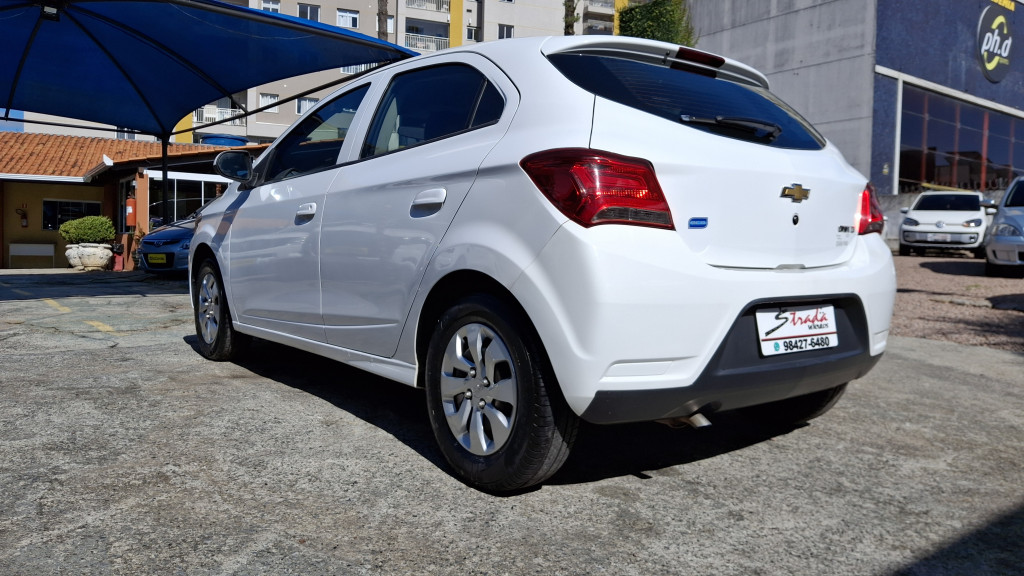 Imagem do veículo CHEVROLET ONIX 1.0 FLEX LT MANUAL