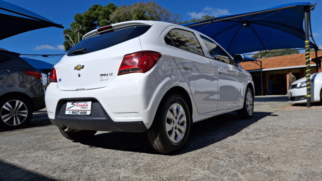 Imagem do veículo CHEVROLET ONIX 1.0 FLEX LT MANUAL