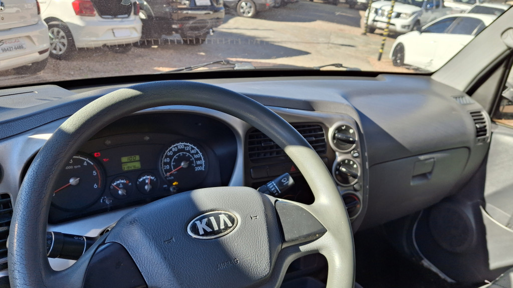 Imagem do veículo KIA BONGO 2.5 K-2500 4X2 CS TURBO DIESEL 2P MANUAL