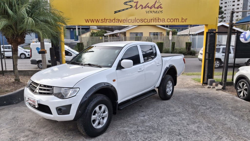 Imagem do veículo MITSUBISHI L200 TRITON 3.2 GL 4X4 CD 16V TURBO INTERCOLER DIESEL 4P MANUAL