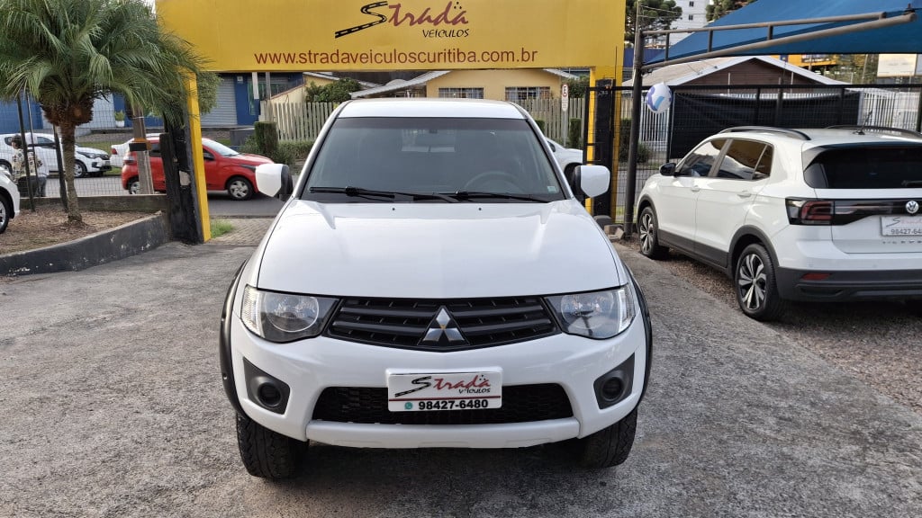 Imagem do veículo MITSUBISHI L200 TRITON 3.2 GL 4X4 CD 16V TURBO INTERCOLER DIESEL 4P MANUAL